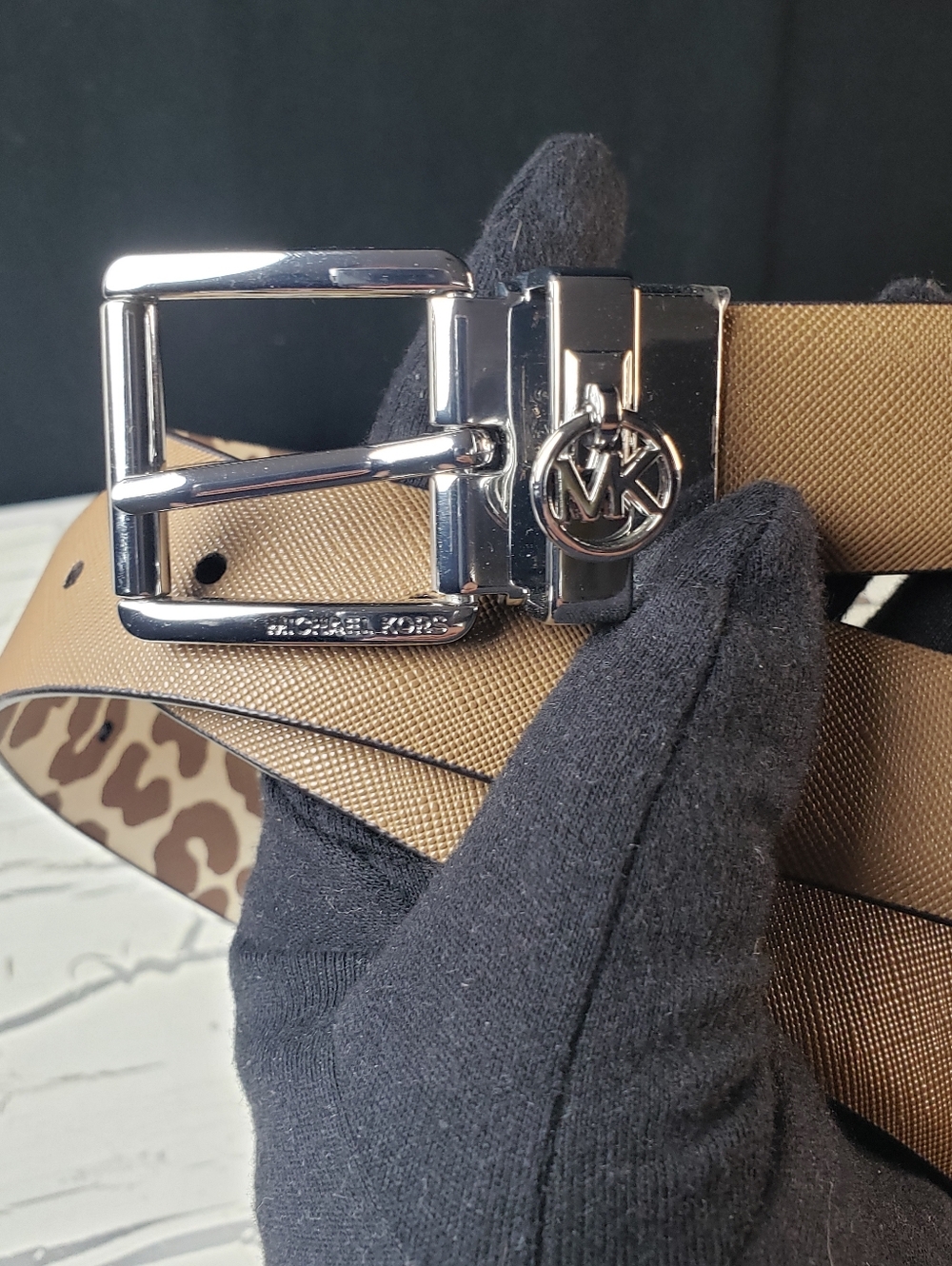 Michael Kors Reversible Leather Belt Taupe/ Tan & Leopard Spot Pattern - size L - Picture 3 of 14
